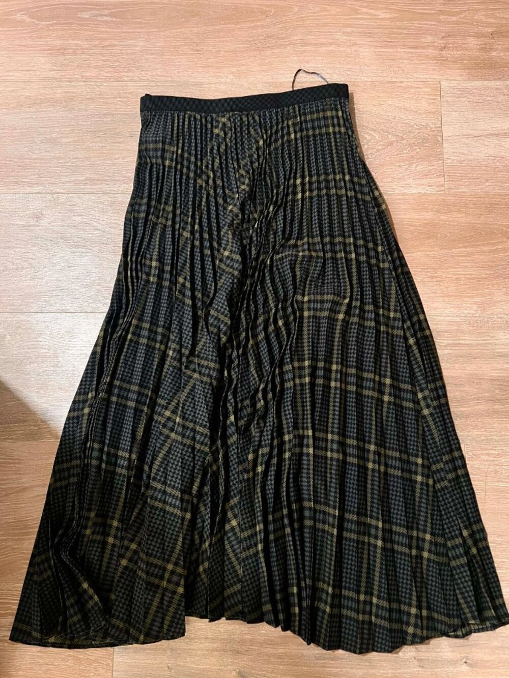 NWT! $59 UNIQLO Pleated Plaid Long Maxi Skirt Small (Japanese Medium) - Picture 9 of 11